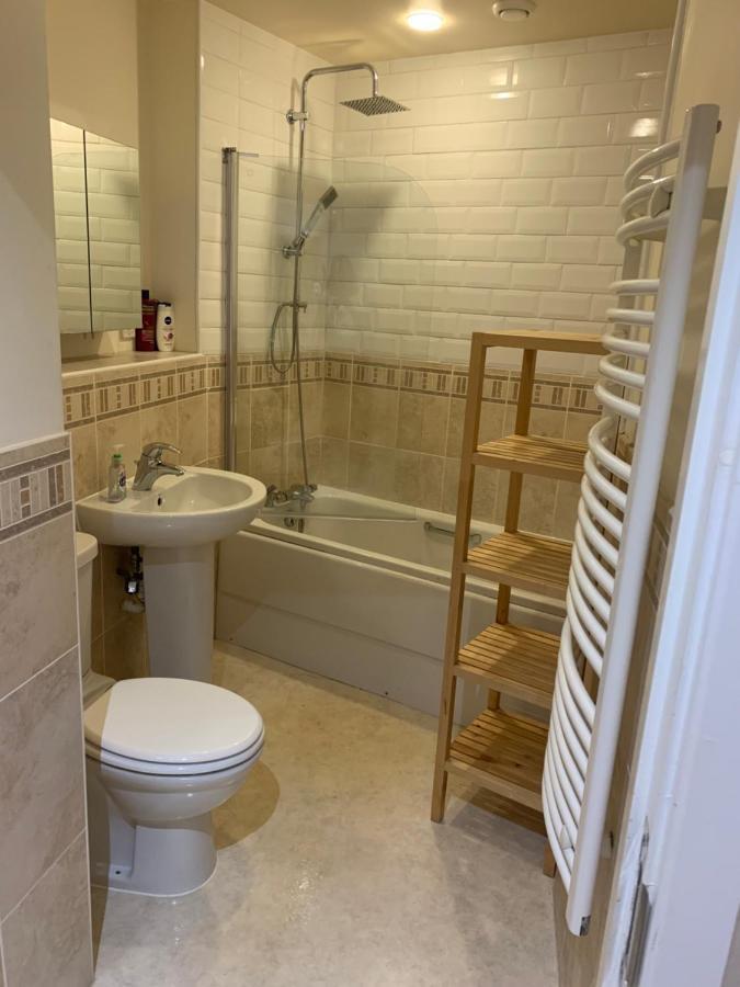 Entire Town Centre 2 Bedroom Apartment Very Close To Beach Bournemouth Ngoại thất bức ảnh