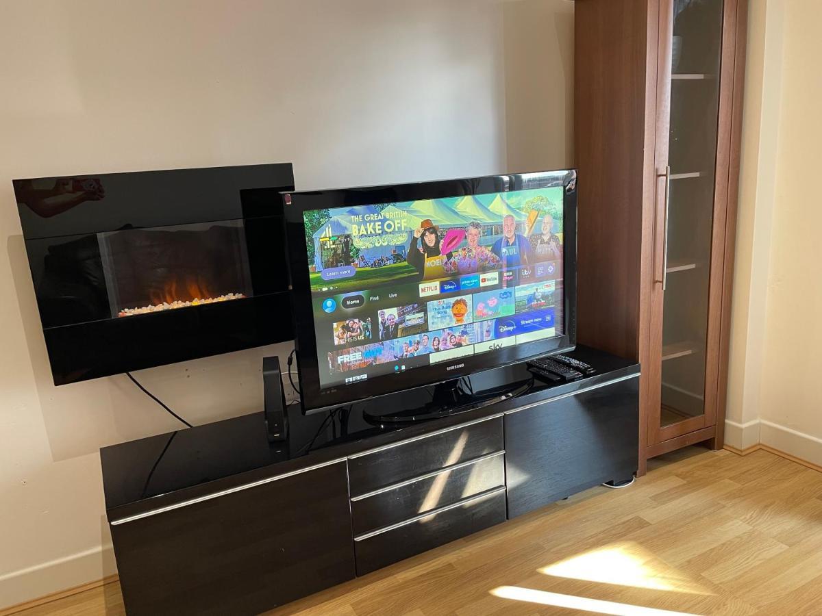 Entire Town Centre 2 Bedroom Apartment Very Close To Beach Bournemouth Ngoại thất bức ảnh