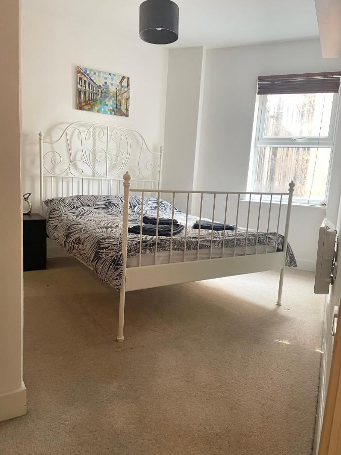 Entire Town Centre 2 Bedroom Apartment Very Close To Beach Bournemouth Ngoại thất bức ảnh